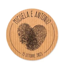 sigillo adesivo rotondo per matrimonio con cuore formato da impronte digitali - carta kraft avana